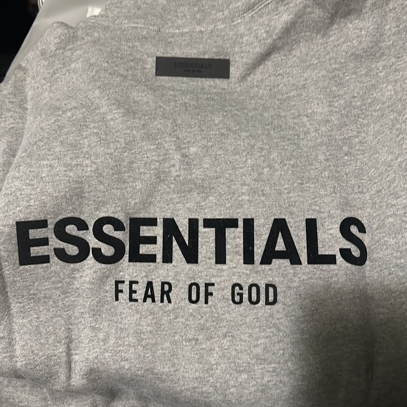 NWT! Fear of God Essentials Relaxed Mock Neck Sweatshirt XL Dark Oatmeal Grey - Picture 5 of 12